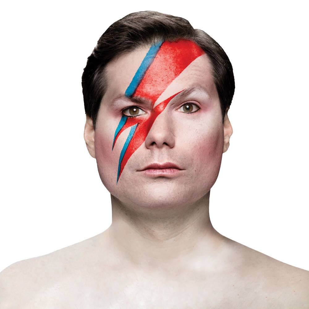 Michael Ian Black with a lightning-bolt face, Aladdin Sane parody