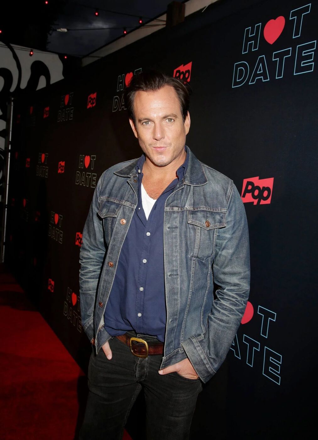 Guest on the red carpet at the Hot Date premiere